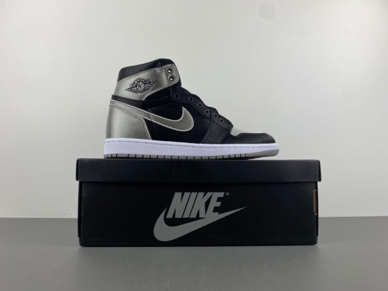 Air Jordan 1 Retro High OG Satin Shadow - Image 17