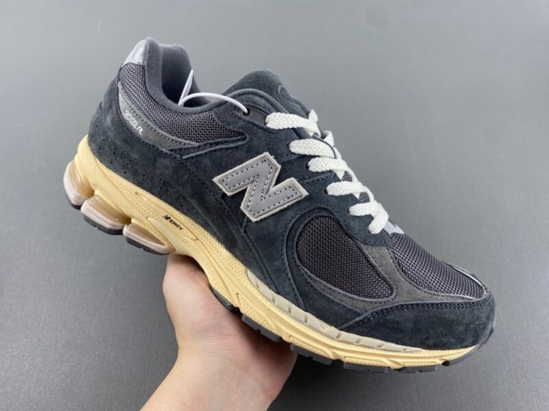 New Balance 2002R Black Dark Grey - Image 2