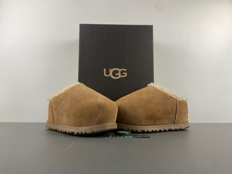 UGG Pumped Slide Chestnut - Image 5