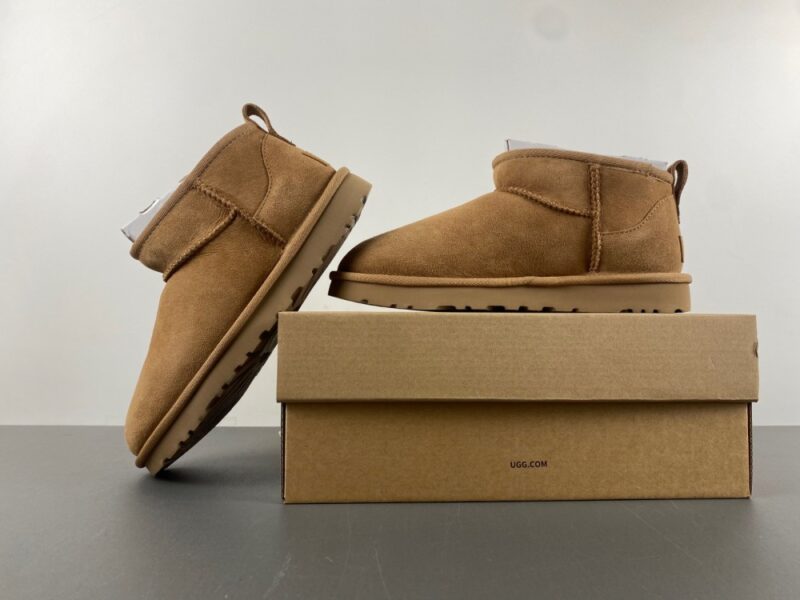 Women's Classic Ultra Mini UGG - Image 6