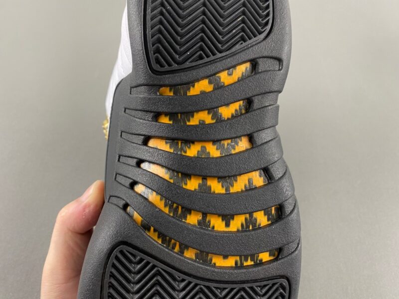 Air Jordan 12 Retro Taxi (2013) - Image 18