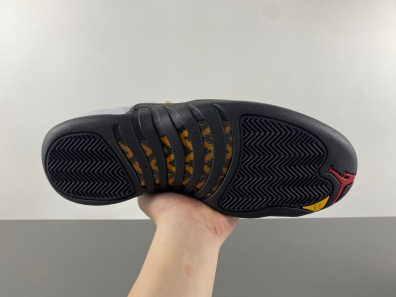 Air Jordan 12 Retro Taxi (2013) - Image 3