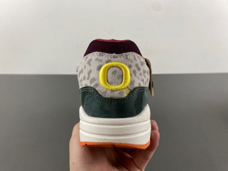 Nike Air Max 1 '87 Luxe University of Oregon PE (2024) (Numbered) - Image 13