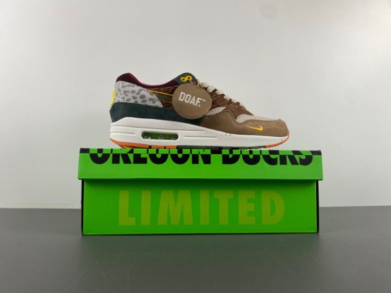 Nike Air Max 1 '87 Luxe University of Oregon PE (2024) (Numbered) - Image 17