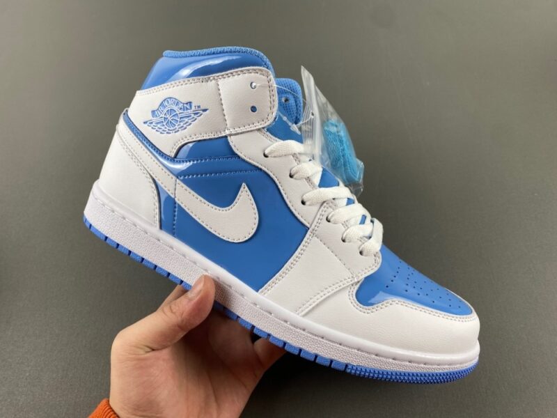 Air Jordan 1 Mid Legend Blue - Image 2