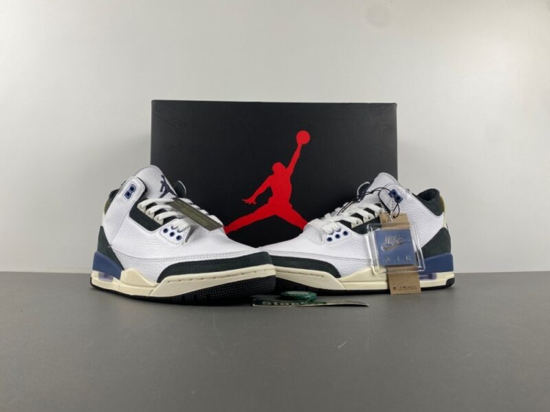 Air Jordan 3 Retro OG SP Diffused Blue - Image 4