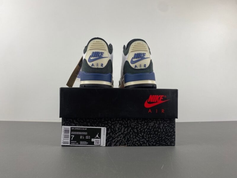 Air Jordan 3 Retro OG SP Diffused Blue - Image 3