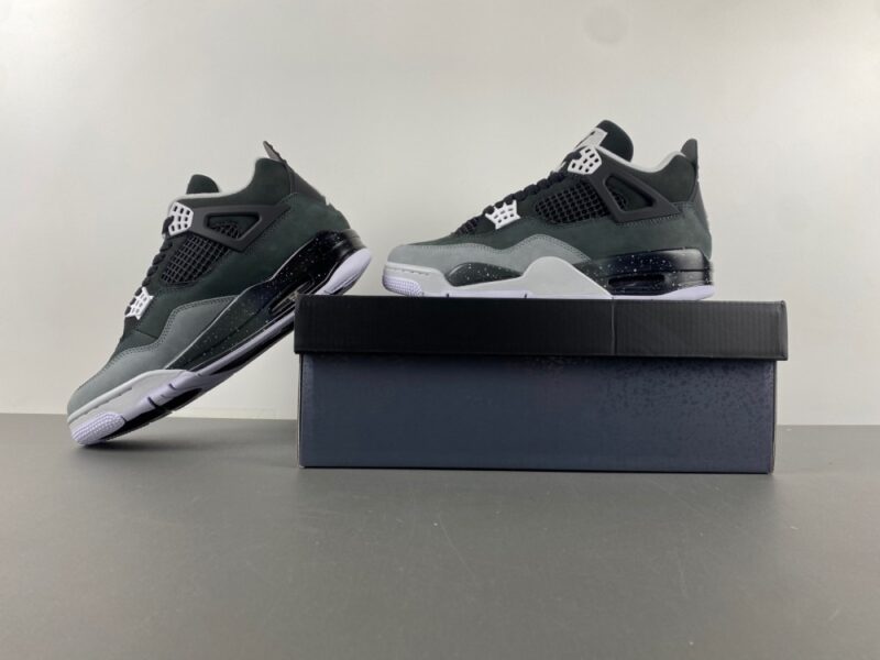 Air Jordan 4 Retro Fear (2024) - Image 9