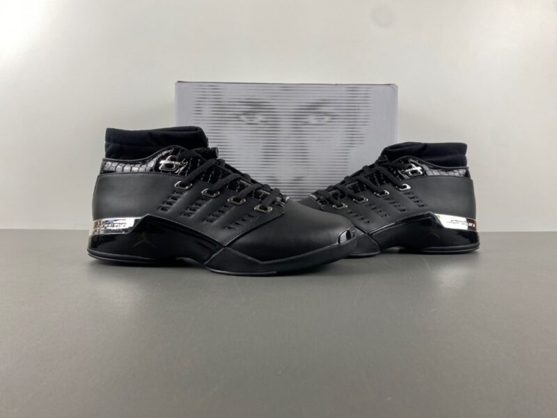 Air Jordan 17 OG Low Black Chrome - Image 3