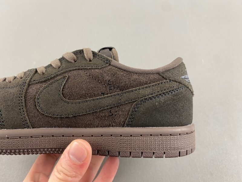 Air Jordan 1 Retro Low OG SP Travis Scott Velvet Brown - Image 8