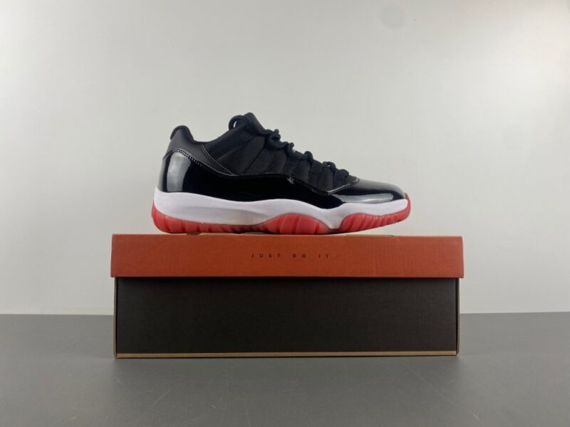 Air Jordan 11 Retro Low Bred - Image 9