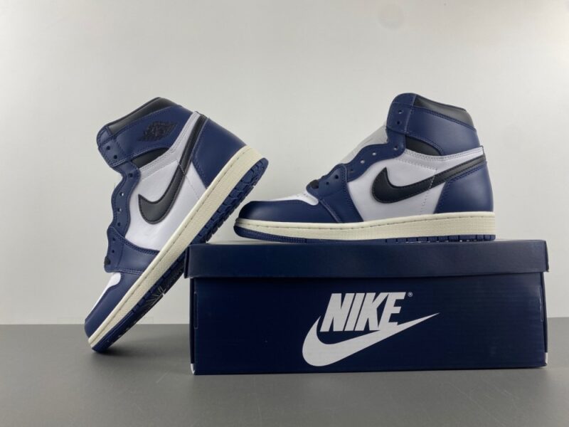 Air Jordan 1 Retro High OG Midnight Navy - Image 15