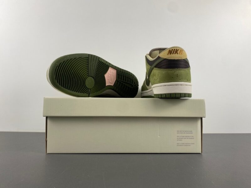 Yuto Horigome x Dunk Low SB 'Asparagus' - Image 16