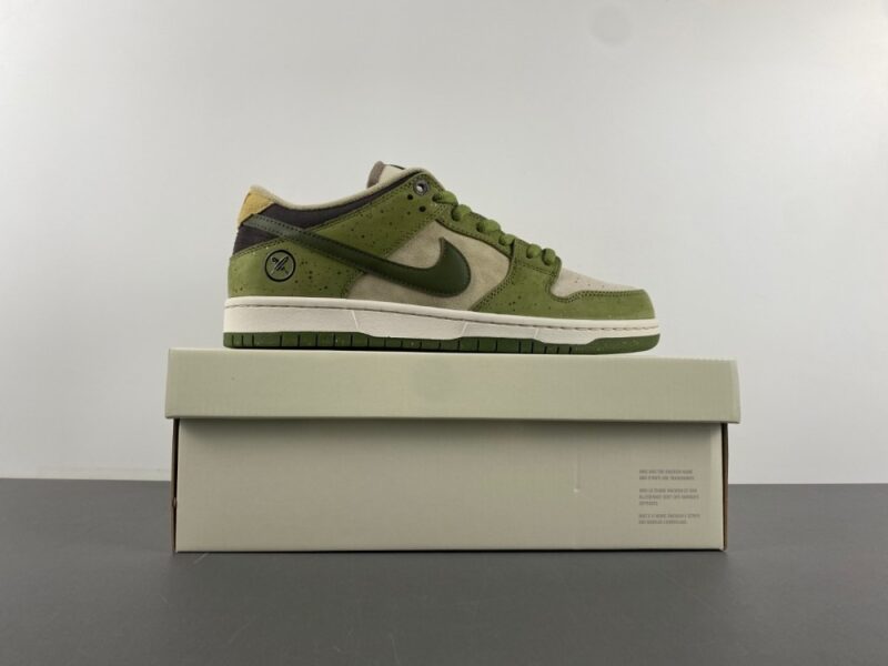 Yuto Horigome x Dunk Low SB 'Asparagus' - Image 17