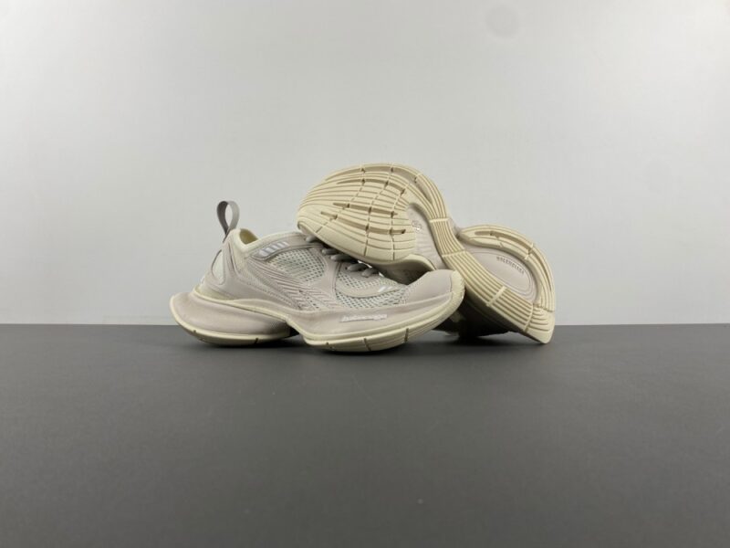 Balenciaga Circuit Sneaker in Beige - Image 5