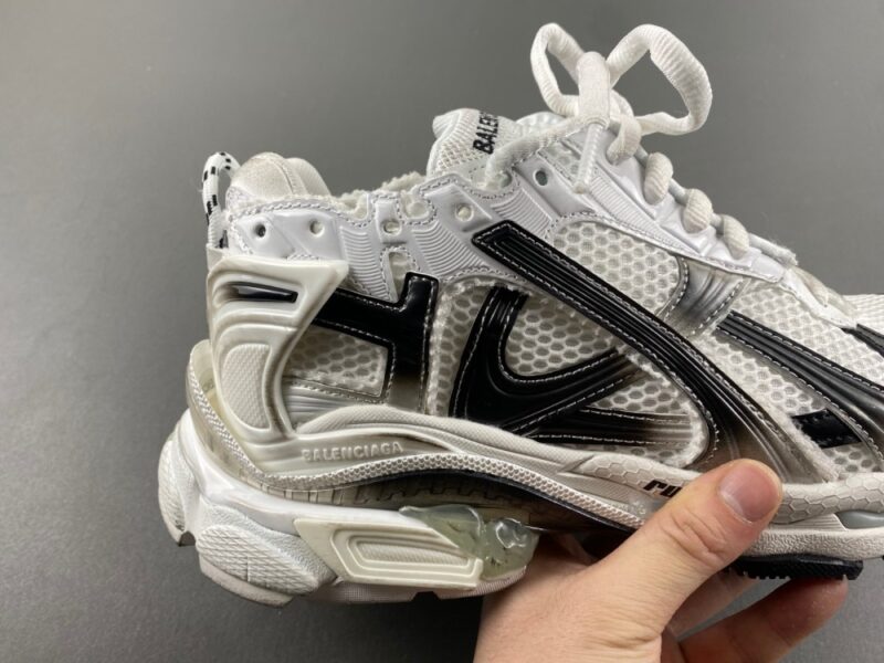 Balenciaga Runner White Black Gradient - Image 3