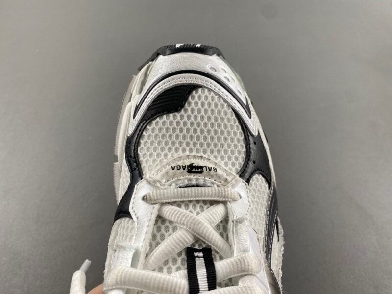 Balenciaga Runner White Black Gradient - Image 15