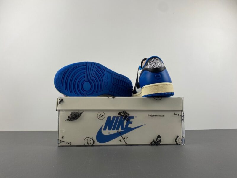 Air Jordan 1 Retro Low OG SP Fragment x Travis Scott - Image 8