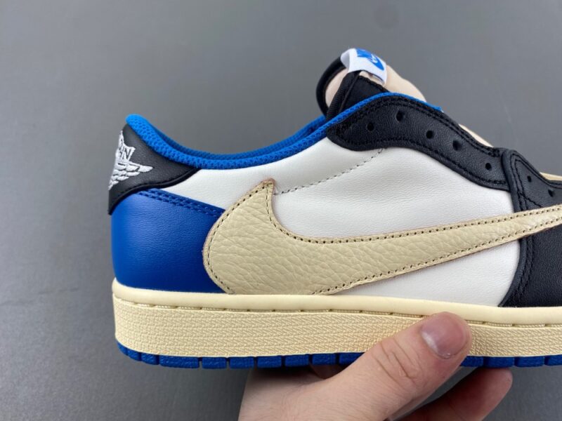 Air Jordan 1 Retro Low OG SP Fragment x Travis Scott - Image 3