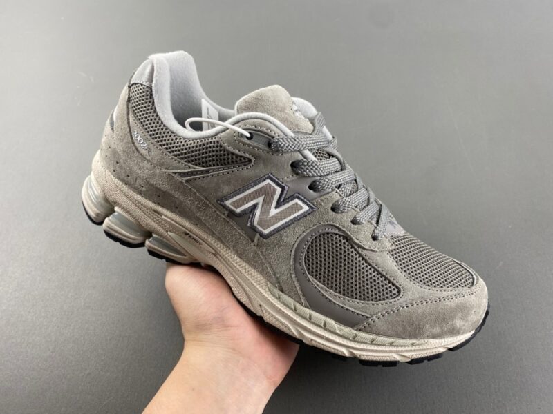 New Balance 2002R Marblehead Light Aluminum - Image 2