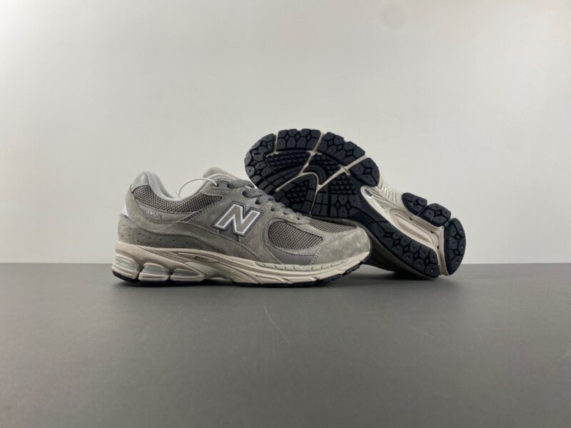 New Balance 2002R Marblehead Light Aluminum - Image 10