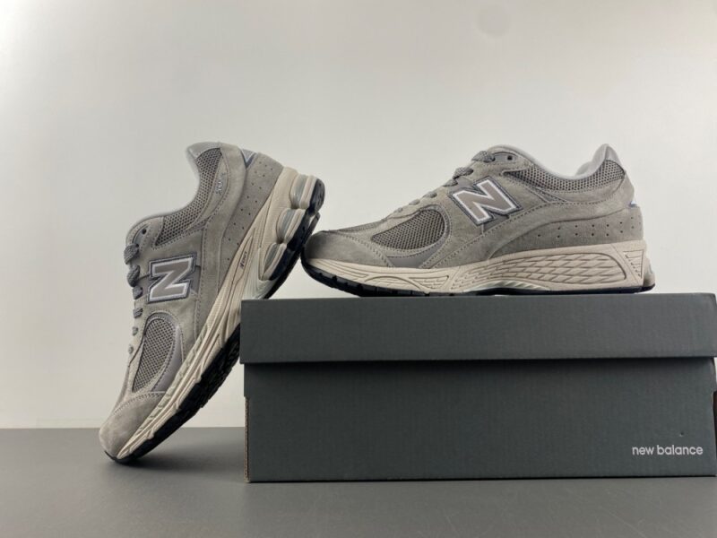 New Balance 2002R Marblehead Light Aluminum - Image 14