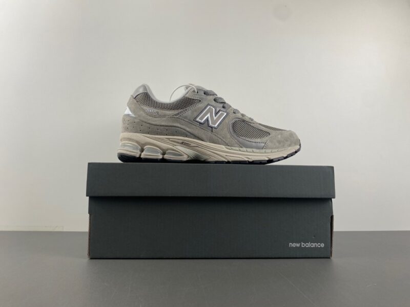 New Balance 2002R Marblehead Light Aluminum - Image 16