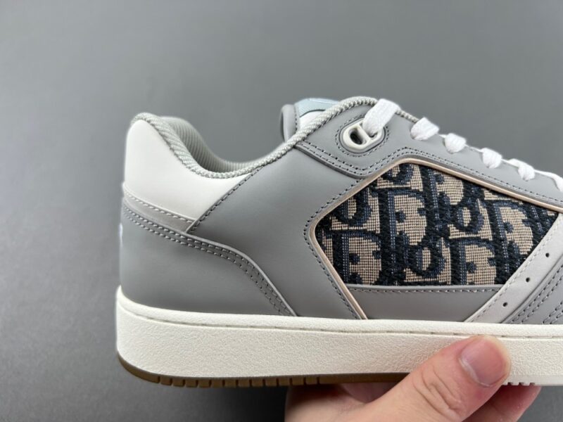 B27 Low-Top Sneaker - Image 3