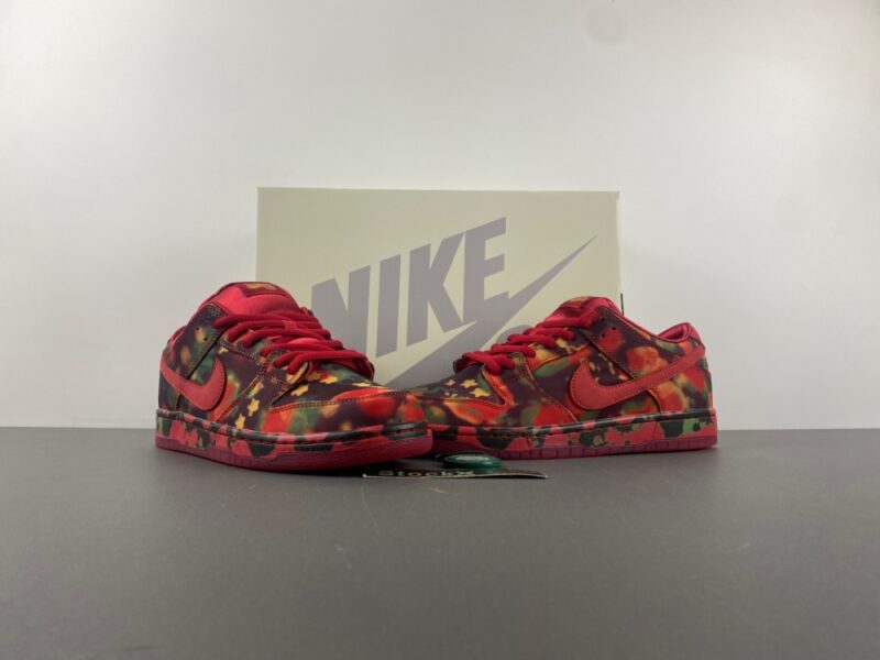 Nike SB Dunk Low The Wizard of Oz Poppy Field - Image 7