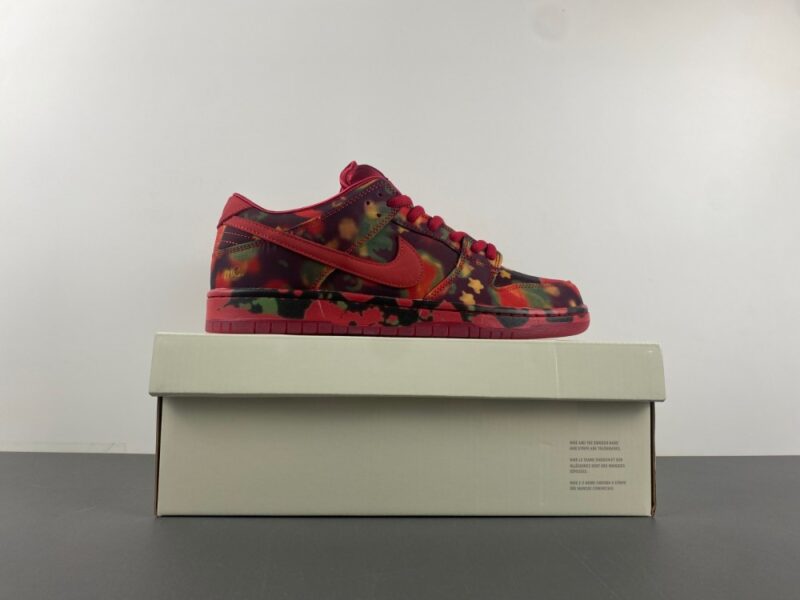 Nike SB Dunk Low The Wizard of Oz Poppy Field - Image 5