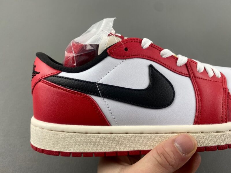 Air Jordan 1 Low OG “Chicago” - Image 3