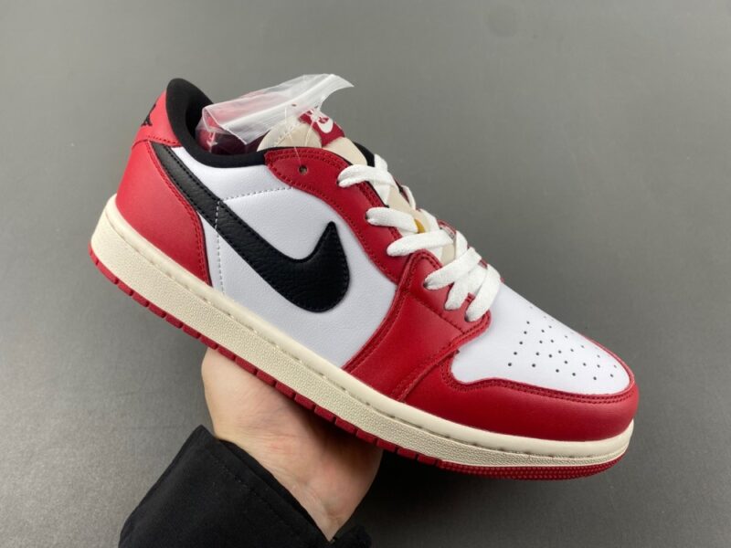 Air Jordan 1 Low OG “Chicago” - Image 2