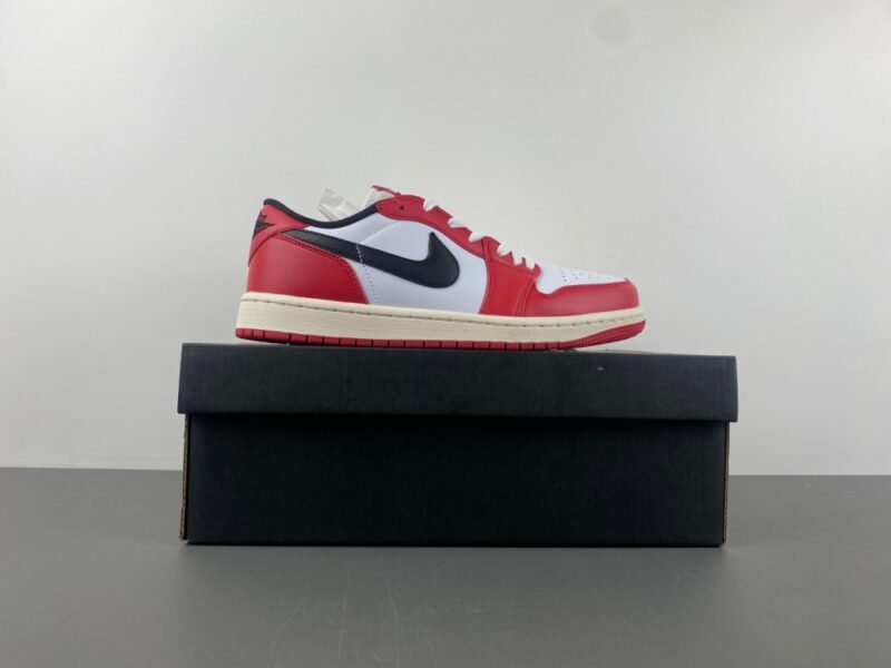 Air Jordan 1 Low OG “Chicago” - Image 17