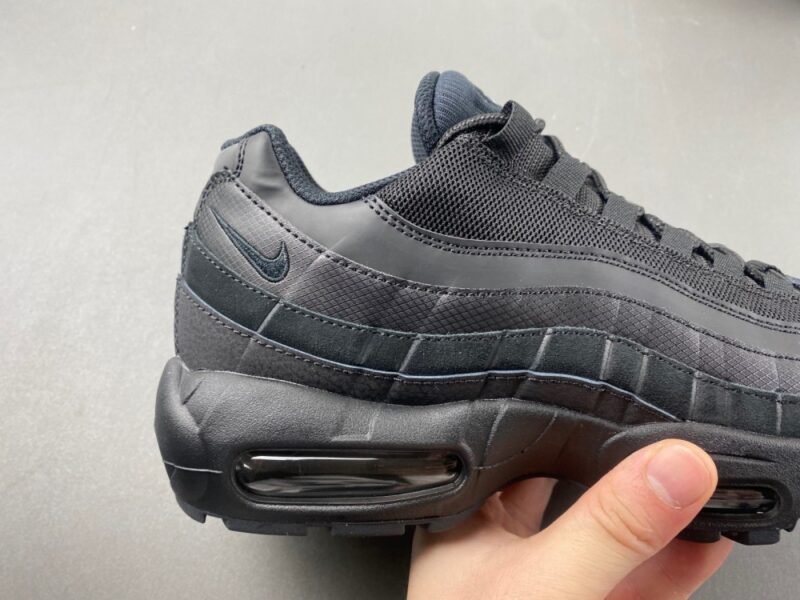 Nike Air Max 95 Essential Triple Black - Image 3