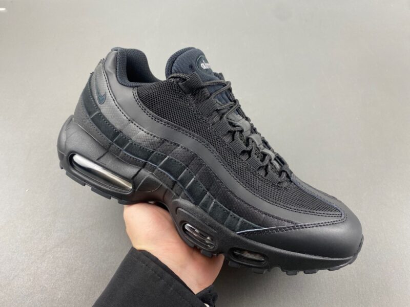 Nike Air Max 95 Essential Triple Black - Image 2