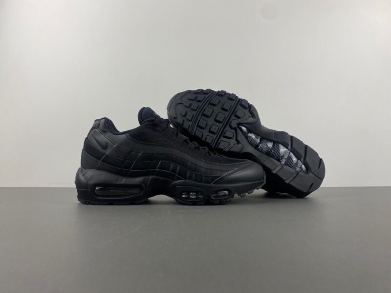 Nike Air Max 95 Essential Triple Black - Image 7