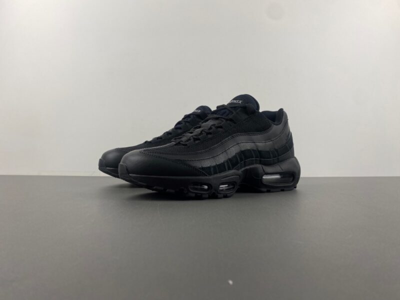 Nike Air Max 95 Essential Triple Black