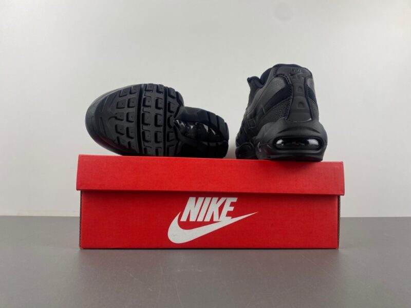 Nike Air Max 95 Essential Triple Black - Image 16