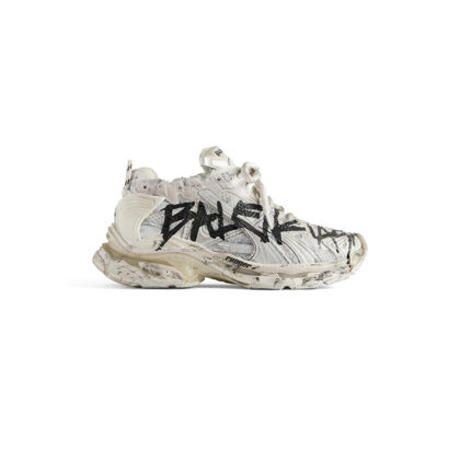 Runner Graffiti Sneaker in White