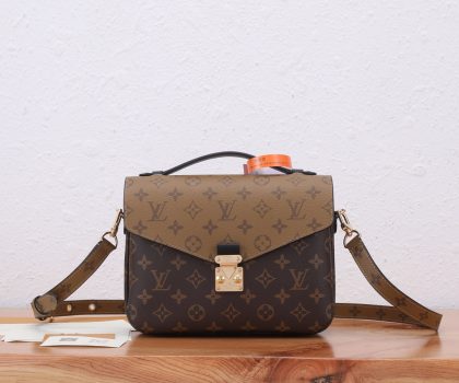 Louis Vuitton Pochette Métis Handbag