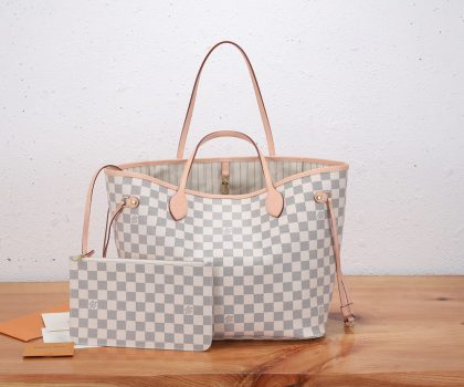 Louis Vuitton Neverfull MM tote bag