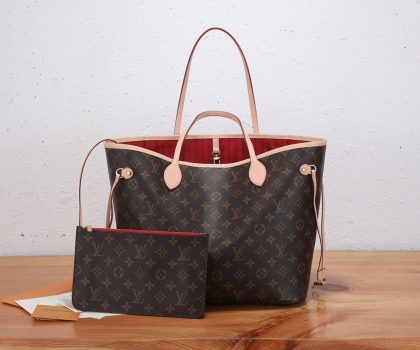 Louis Vuitton Neverfull MM tote bag