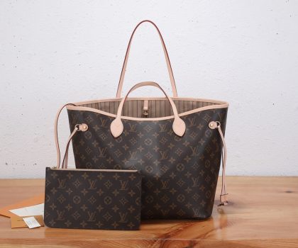 Louis Vuitton Neverfull MM tote bag