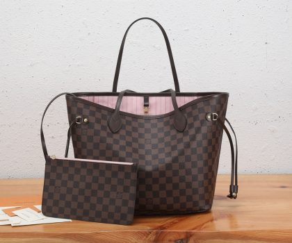 Louis Vuitton Neverfull MM tote bag