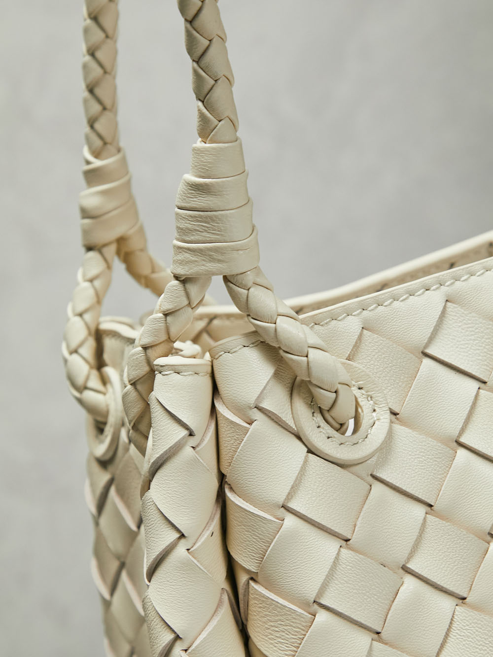 Bottega Veneta Parachute Leather Shoulder Bag - Image 5