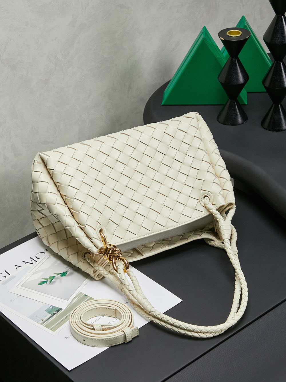 Bottega Veneta Parachute Leather Shoulder Bag - Image 6