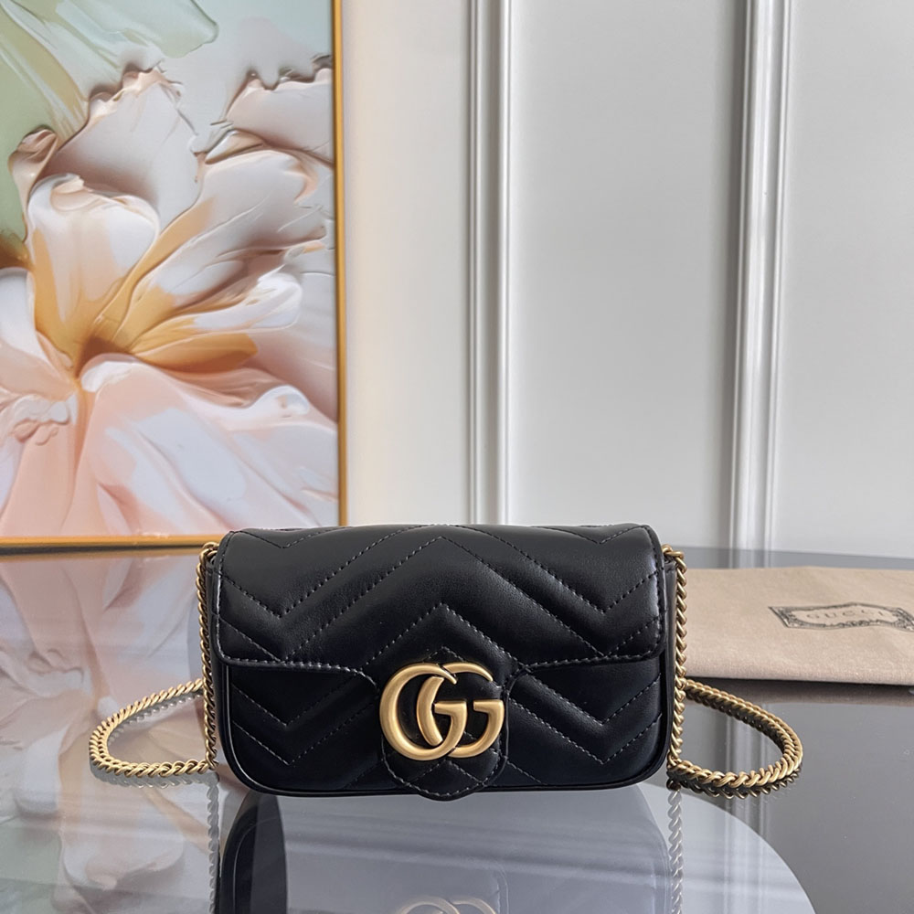 Gucci GG Marmont Matelassé Super Mini bag