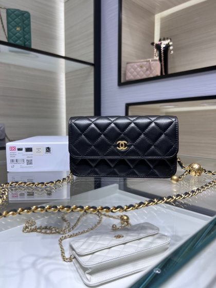 Chanel Wallet on Chain