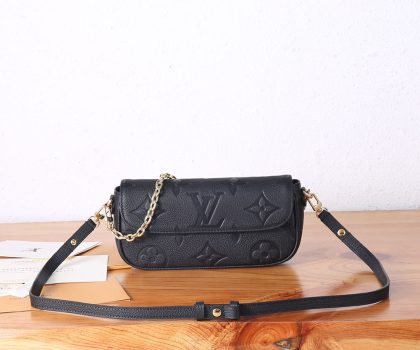 Louis Vuitton Wallet On Chain Ivy handbag