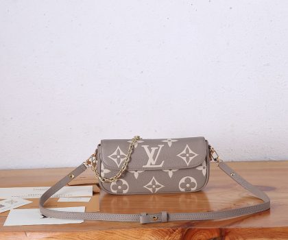 Louis Vuitton Wallet On Chain Ivy handbag